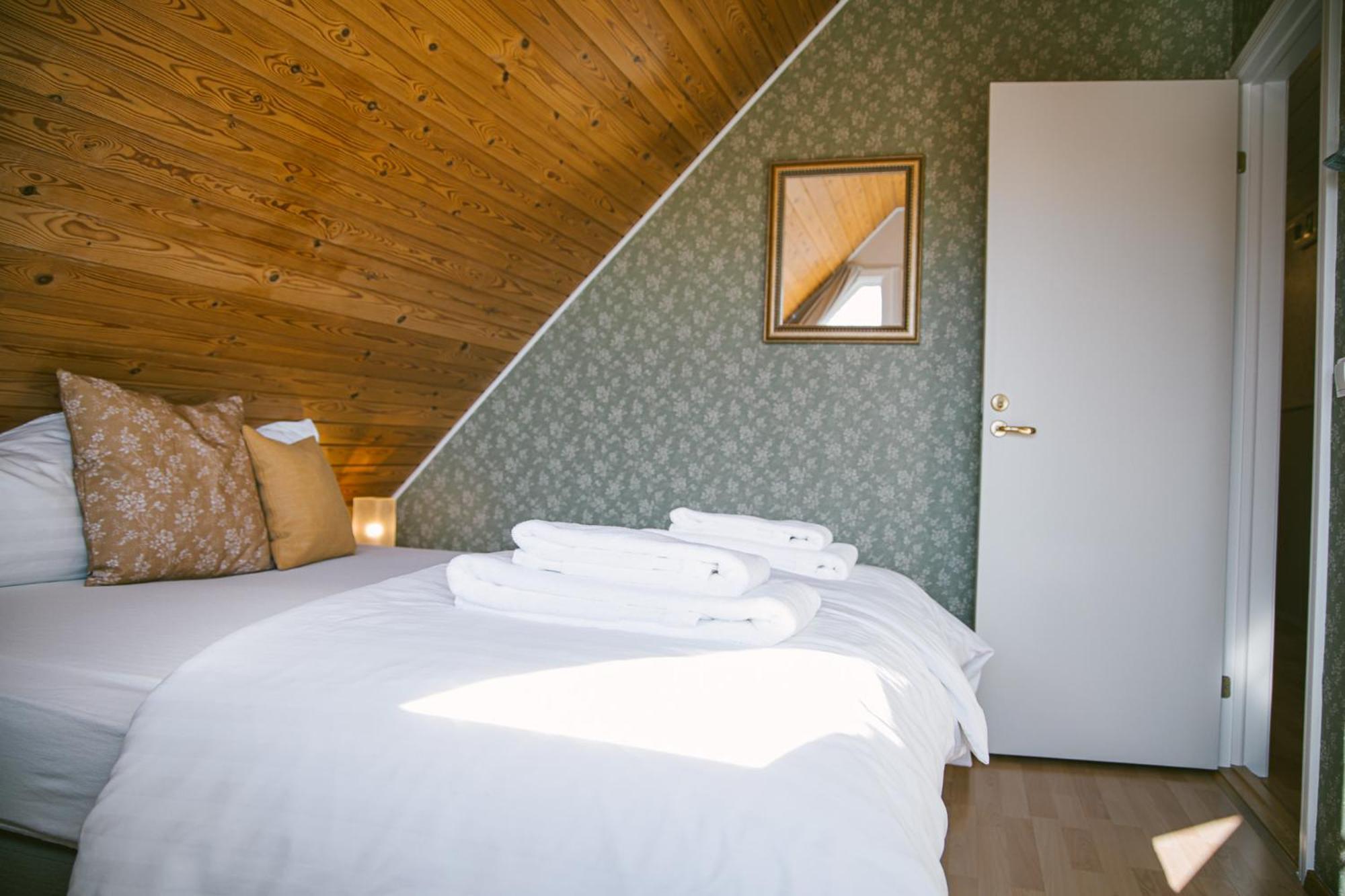Milli Vina Guesthouse Borgarnes Exterior foto