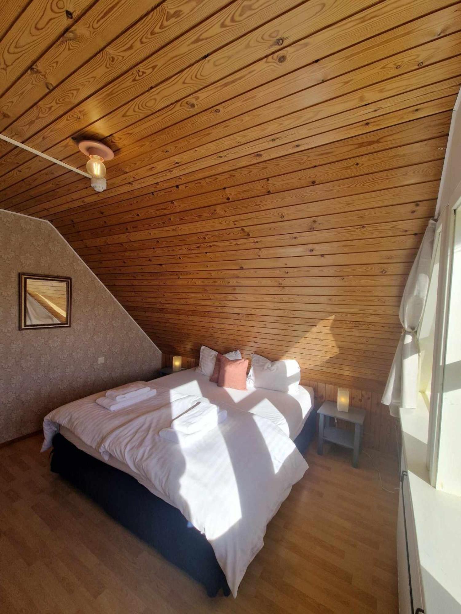 Milli Vina Guesthouse Borgarnes Quarto foto